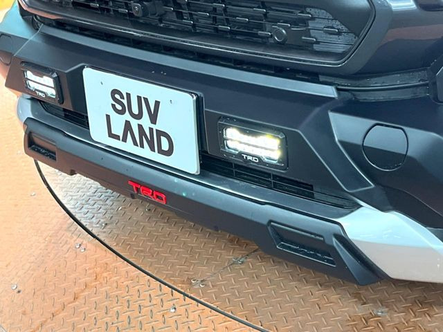 【TRDフロントガーニッシュ】人気のTRDガーニッシュを装着!クルマの外観がよりスタイリッシュになり、街中で存在感あふれる1台に♪将来買い替える時にもリセールに影響しやすく、価値ある人気の装備です!