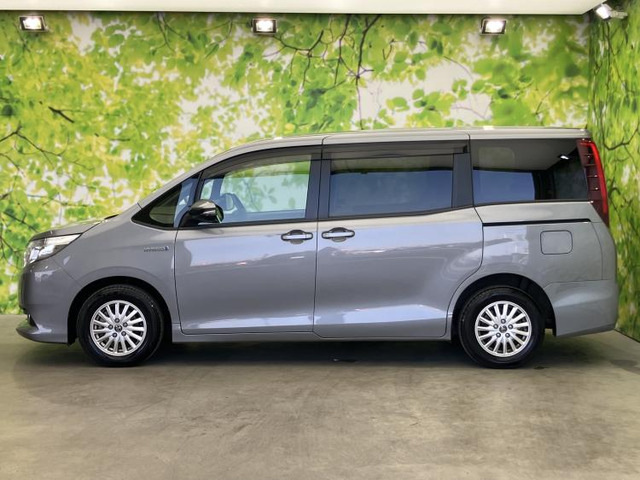 ノア1.8 ハイブリッド X ディライトプラス