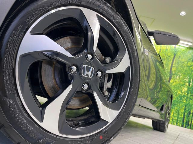�y����15�C���`�A���~�z�C�[���z�O�ςɃ}�b�`���������A���~�z�C�[���𑕒����Ă���܂��B�e��ЊO�A���~�z�C�[����A�X�^�b�h���X�^�C�����戵�����Ă���܂��B���񂲑��k����������