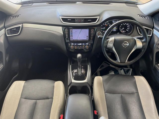 エクストレイル2.0 モード・プレミア エマージェンシーブレーキパッケージ