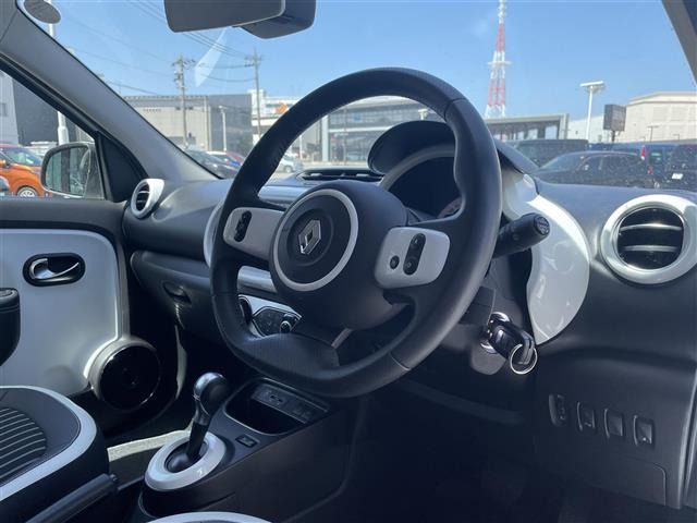 トゥインゴインテンス