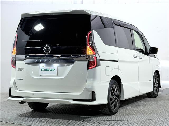 セレナ2.0 ハイウェイスターV アーバンクロム