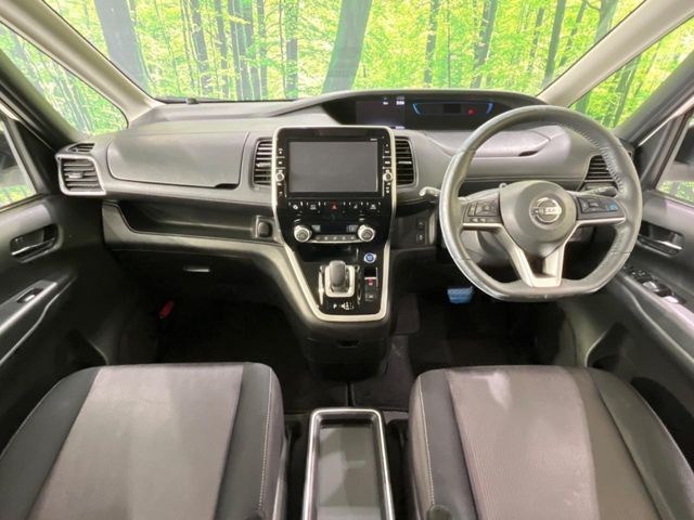 セレナ1.2 e-POWER ハイウェイスターV