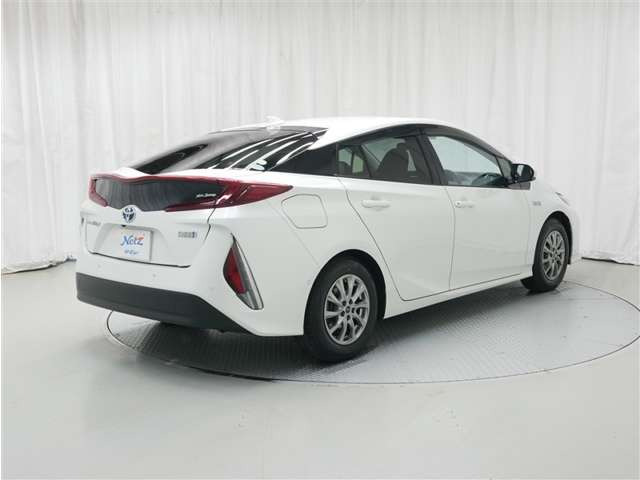 プリウスPHV1.8 A