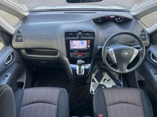 セレナ2.0 ハイウェイスター Vセレクション+Safety S-HYBRID