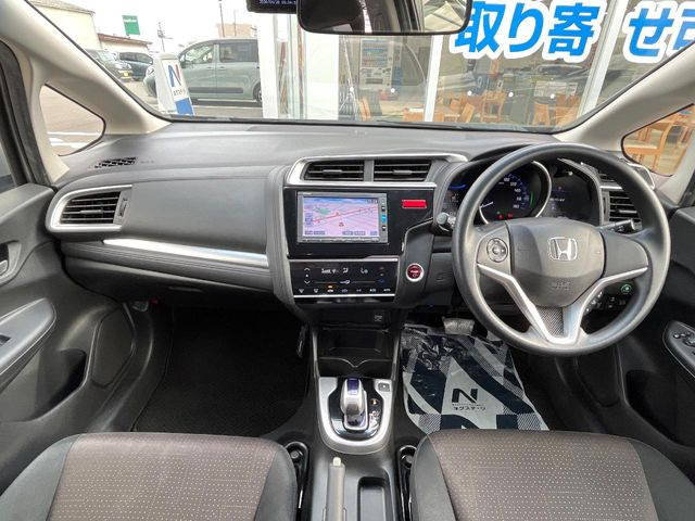 フィット1.5 ハイブリッド Fパッケージ