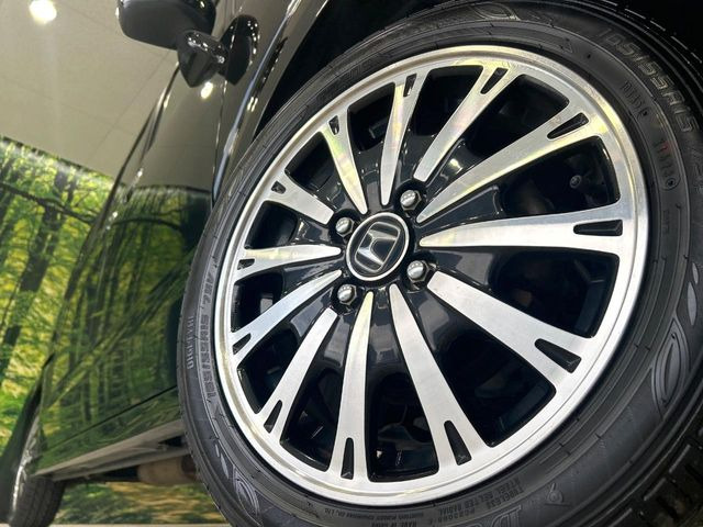 �y����15�C���`�A���~�z�C�[���z�O�ςɃ}�b�`���������A���~�z�C�[���𑕒����Ă���܂��B�e��ЊO�A���~�z�C�[����A�X�^�b�h���X�^�C�����戵�����Ă���܂��B���񂲑��k����������
