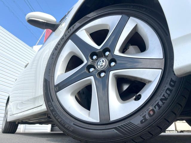 �y����17�C���`�A���~�z�C�[���z�O�ςɃ}�b�`���������A���~�z�C�[���𑕒����Ă���܂��B�e��ЊO�A���~�z�C�[����A�X�^�b�h���X�^�C�����戵�����Ă���܂��B���񂲑��k����������