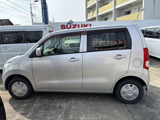 ワゴンRウィズ 車いす移動車 リヤシート付 電動固定式