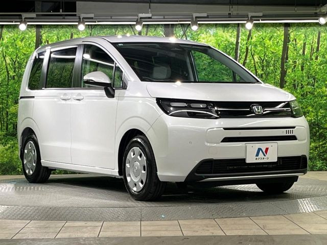 高透明度のガラス皮膜で撥水はもちろん、上質なツヤ・光沢を実現。紫外線や酸性雨から大切な愛車を保護し、色あせ・劣化を防止。「弾スプラッシュコート」、「弾プリミッサコート」からお選びいただけます。