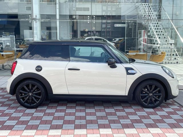 �������̒ʂ��Y��ȏ�Ԃ��ێ����Ă��邨�Ԃł����A�����ȃL�Y�̏󋵂⑼�̉ӏ��̂��ʐ^��������ł��܂��B�������̕��ł����S���Ă���������������l�A���q�l�̂���]�ɉ����ďo������育�Ή������Ă��������܂��B