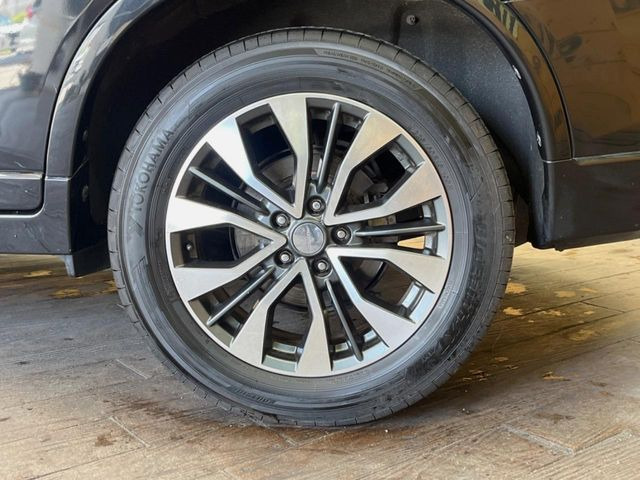 �y�O���[�h��p����18�C���`�A���~�z�C�[���z�f�U�C�����̍��������A���~�z�C�[���𑕒����Ă���܂��B�e��ЊO�A���~�z�C�[����A�X�^�b�h���X�^�C�����戵�����Ă���܂��B���񂲑��k����������
