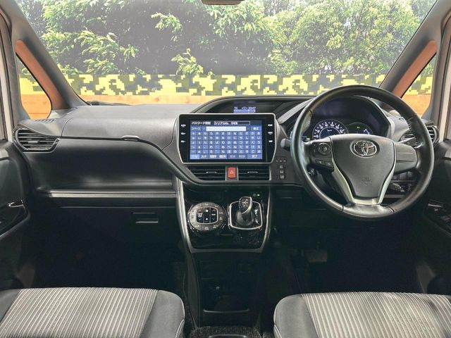 ヴォクシー1.8 ハイブリッド ZS 煌II