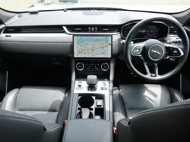 FペイスRダイナミック SE 2.0L D200 ディーゼル 4WD