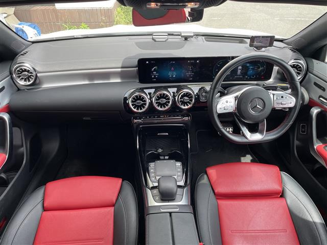 CLAシューティングブレークAMG CLA 35 4マチック 4WD