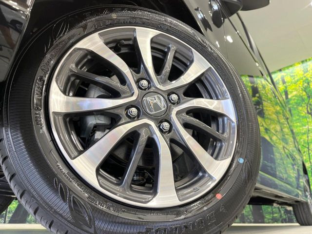 �y����14�C���`�A���~�z�C�[���z�O�ςɃ}�b�`���������A���~�z�C�[���𑕒����Ă���܂��B�e��ЊO�A���~�z�C�[����A�X�^�b�h���X�^�C�����戵�����Ă���܂��B���񂲑��k����������