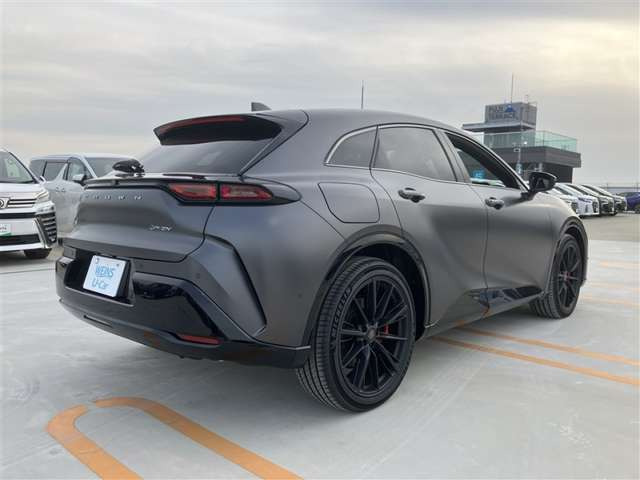 クラウンスポーツ2.5 RS ザ リミテッド マット メタル E-Four 4WD