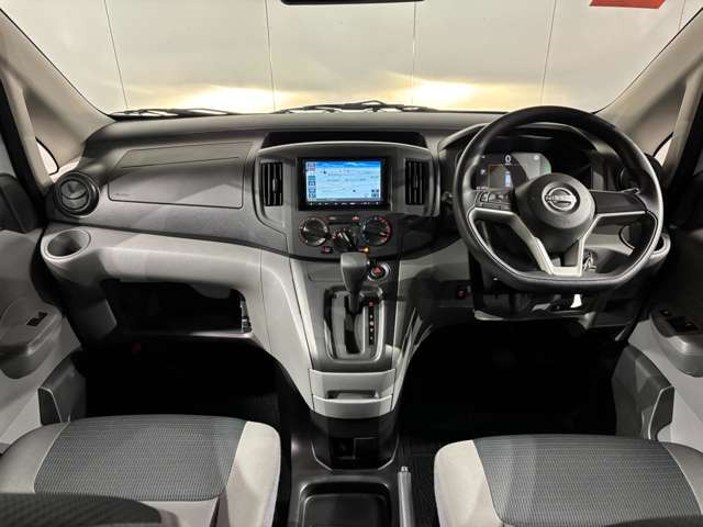 NV200バネットバン1.6 DX