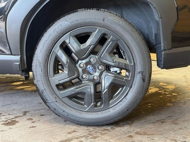 �y����18�C���`�A���~�z�C�[���z�O�ςɃ}�b�`���������A���~�z�C�[���𑕒����Ă���܂��B�e��ЊO�A���~�z�C�[����A�X�^�b�h���X�^�C�����戵�����Ă���܂��B���񂲑��k����������