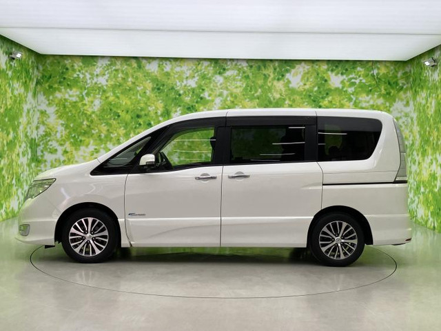 セレナ2.0 ハイウェイスター Vセレクション+Safety II S-HYBRID