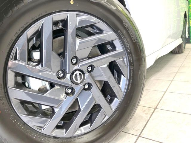 �y�����A���~�z�C�[���z�O�ςɃ}�b�`���������A���~�z�C�[���𑕒����Ă���܂��B�e��ЊO�A���~�z�C�[����A�X�^�b�h���X�^�C�����戵�����Ă���܂��B���񂲑��k����������