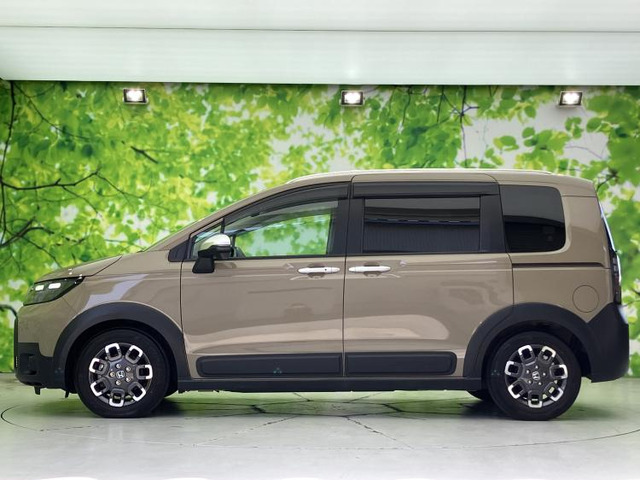 フリード1.5 ハイブリッド クロスター