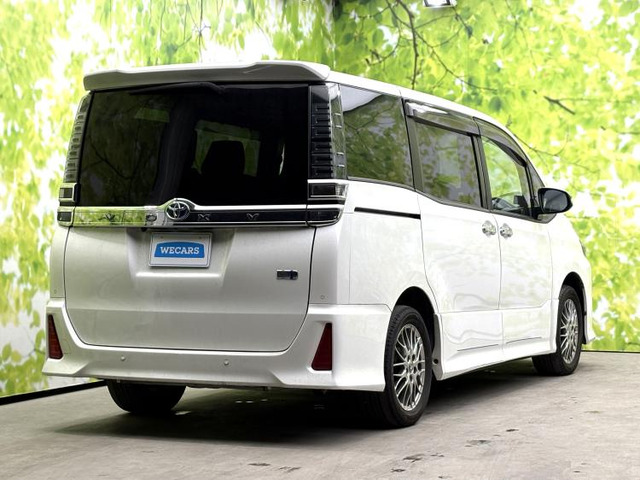 ヴォクシー1.8 ハイブリッド ZS 煌III