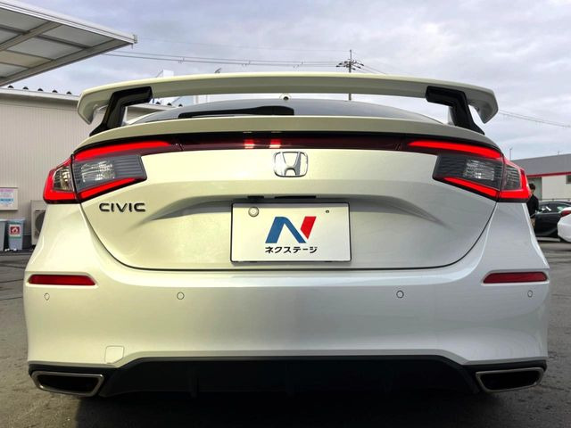 安心の最長10年・走行無制限保証(有償)をご用意。保証内容も充実はもちろん、無料点検&オイル交換や、年中無休の全国・24時間ロードサービスも付帯されておりますのでご安心下さい。