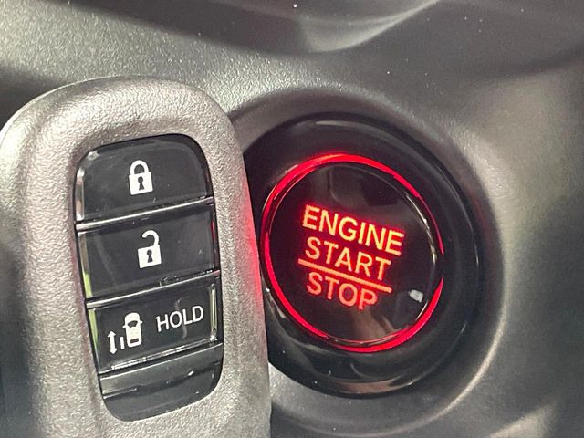 �yHonda�X�}�[�g�L�[�z�J�o����|�P�b�g�ɓ��ꂽ�܂܂ł��h�A�̎{���E�������\�ȃX�}�[�g�L�[�𑕔��B�G���W���̃I���E�I�t�����J�M�����o���K�v����������Ƃ��Ă��֗��ł���