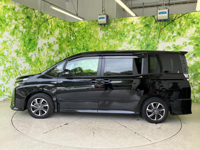 ヴォクシー2.0 ZS