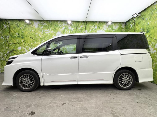 ヴォクシー1.8 ハイブリッド ZS 煌III