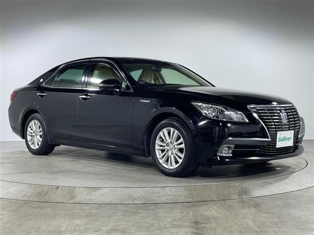 クラウンハイブリッド 2.5 ロイヤルサルーン