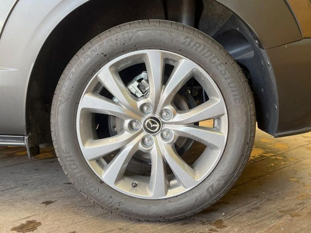 �y����18�C���`�A���~�z�C�[���z�O�ςɃ}�b�`���������A���~�z�C�[���𑕒����Ă���܂��B�e��ЊO�A���~�z�C�[����A�X�^�b�h���X�^�C�����戵�����Ă���܂��B���񂲑��k����������