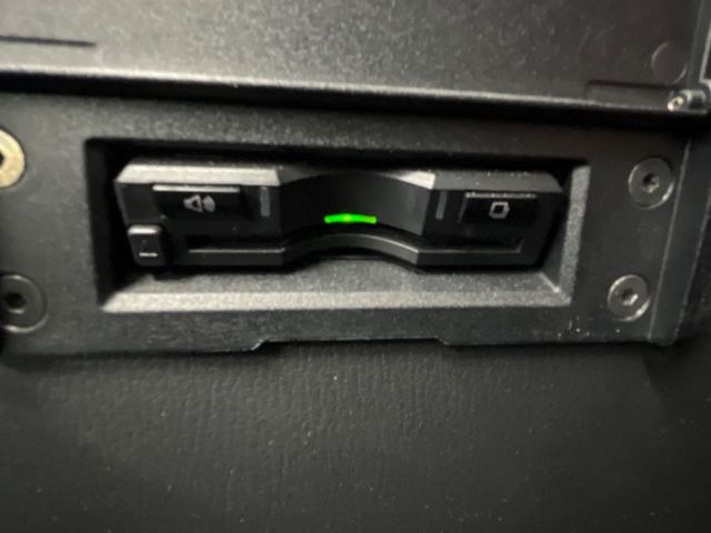 ●ETC車載器(アンテナ分離型音声案内タイプ):お引き渡し時には再セットアップを実施後、お渡しいたします。マイレージ登録に関してもお気軽にスタッフまでお尋ねください。