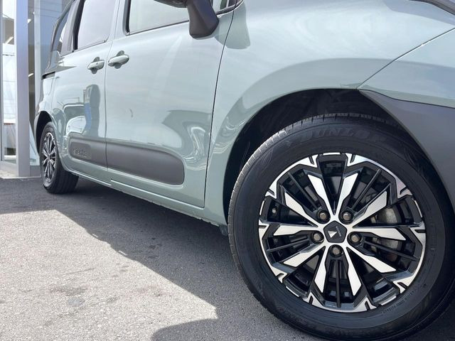 �y15�C���`�A���~�z�C�[���z�O�ςɃ}�b�`�����A���~�z�C�[���𑕒����Ă���܂��B�e��A���~�z�C�[����A�X�^�b�h���X�^�C�����戵�����Ă���܂��B���񂲑��k����������