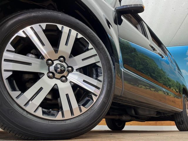 �O�ςɃ}�b�`���������A���~�z�C�[���𑕒����Ă���܂��B�e��ЊO�A���~�z�C�[����A�X�^�b�h���X�^�C�����戵�����Ă���܂��B���񂲑��k����������