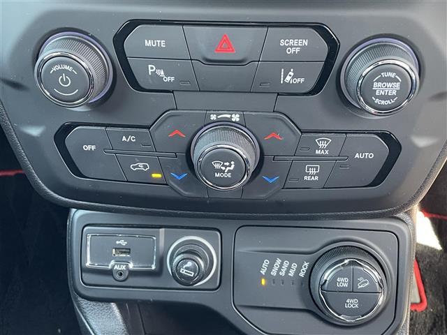 レネゲードトレイルホーク 4WD