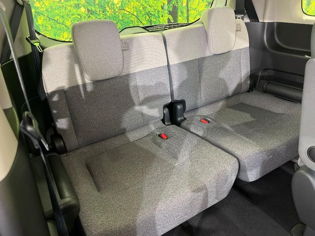 3列目シートはもちろん状態良好☆大人でもゆったりと座って頂けますので、大人数でのお出かけもラクラクです♪ご家族で、気の知れた仲間で、ドライブに行くのが楽しみですね♪