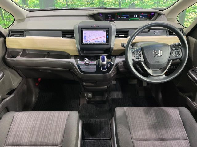 フリード1.5 ハイブリッド G