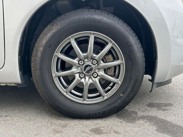 �y14�C���`�A���~�z�C�[���z�O�ςɃ}�b�`�����A���~�z�C�[���𑕒����Ă���܂��B�e��A���~�z�C�[����A�X�^�b�h���X�^�C�����戵�����Ă���܂��B���񂲑��k����������