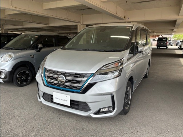 セレナ1.2 e-POWER XV