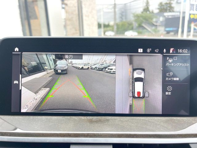 ���p�m���~�b�N�r���[���j�^�[:��p�̃J�����ɂ��A�ォ�猩���낵���悤�Ȏ��_��360�x�N���}�̎��͂��m�F���邱�Ƃ��ł��܂������p�������m�F���₷���A�����ꏊ�ł̐؂�Ԃ��⒓�Ԃ��X���[�Y�ɍs���܂��B