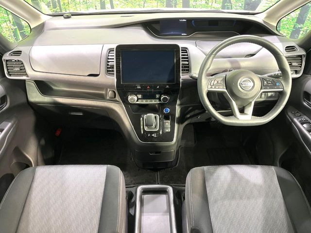 セレナ1.2 e-POWER ハイウェイスターV