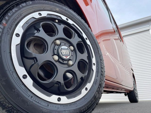 �y14�C���`�A���~�z�C�[���z�O�ςɃ}�b�`�����A���~�z�C�[���𑕒����Ă���܂��B�e��A���~�z�C�[����A�X�^�b�h���X�^�C�����戵�����Ă���܂��B���񂲑��k����������