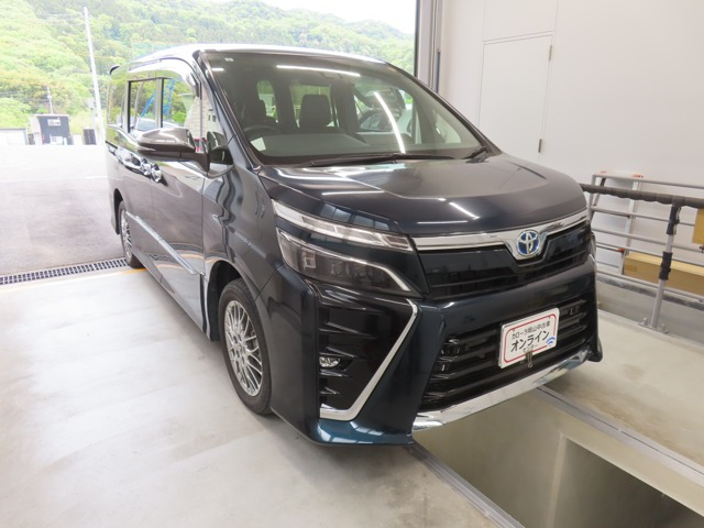 ヴォクシー1.8 ハイブリッド ZS 煌III