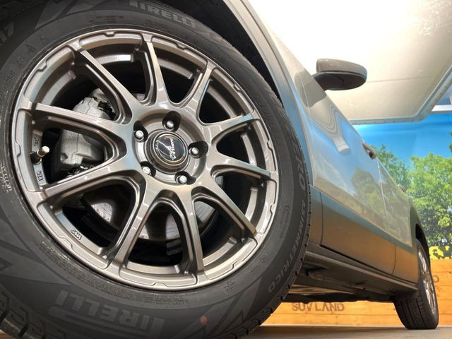 �y17�C���`�A���~�z�C�[���z�O�ςɃ}�b�`�����A���~�z�C�[���𑕒����Ă���܂��B�e��A���~�z�C�[����A�X�^�b�h���X�^�C�����戵�����Ă���܂��B���񂲑��k����������