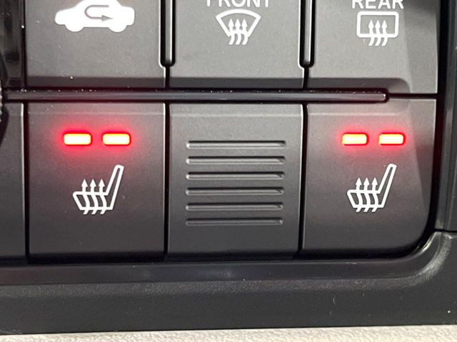【シートヒーター】寒い日に重宝するシートヒーター!エアコンより早く温まってくれるので寒がりの人も安心ですね♪エアコンの温風は乾燥するから苦手、という方にもをおすすめです。