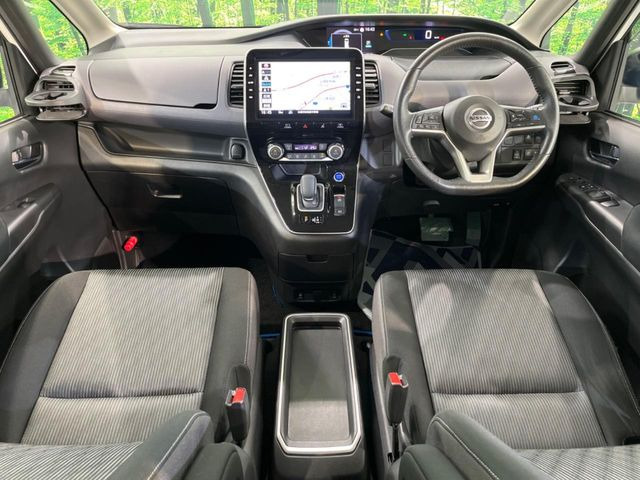 セレナ1.2 e-POWER ハイウェイスターV