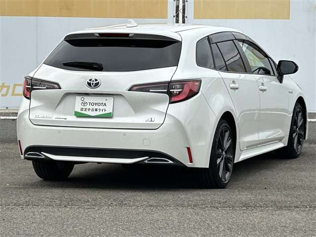 カローラツーリング1.8 ハイブリッド W×B E-Four 4WD
