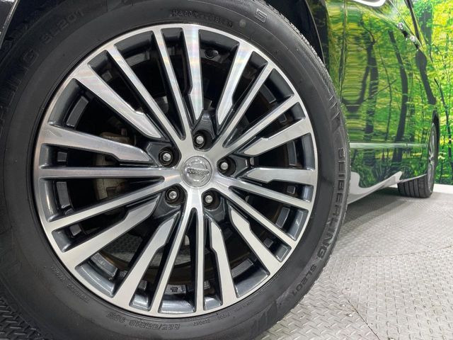 �y����18�C���`�A���~�z�C�[���z�O�ςɃ}�b�`���������A���~�z�C�[���𑕒����Ă���܂��B�e��ЊO�A���~�z�C�[����A�X�^�b�h���X�^�C�����戵�����Ă���܂��B���񂲑��k����������